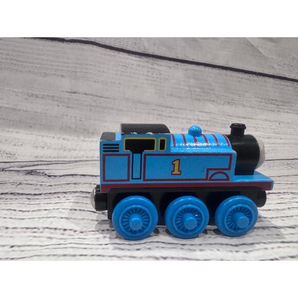 Vintage Thomas & Friends Wooden Railway Thomas - Picture 2 of 4